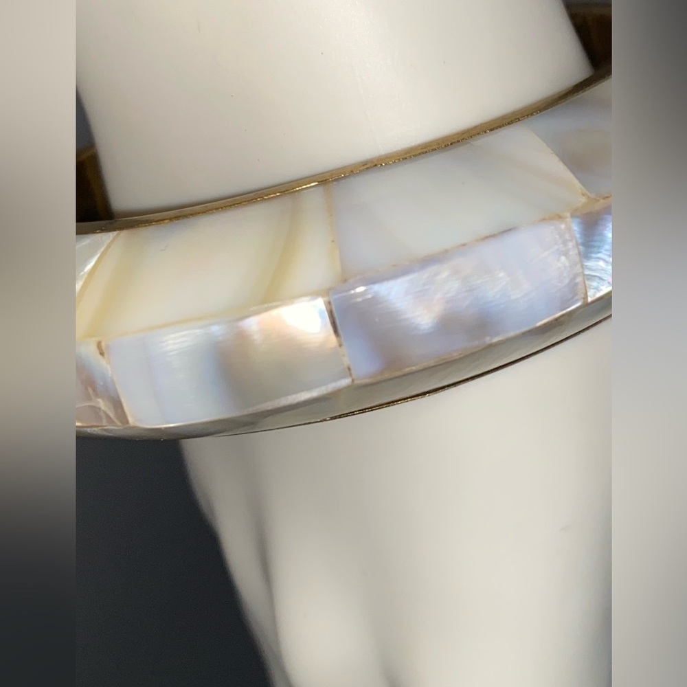 Bracelet Mother of Pearl Bangle - Picture 2 of 7